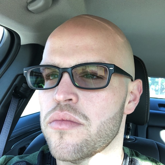 Meet your Posher, Adrian - Picture 1 of 1